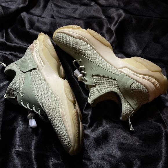 Steve Madden Sneakers size 8 - Picture 2 of 3